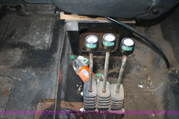 image for item 6421 1992 International Series 4700 4x2 dump truck