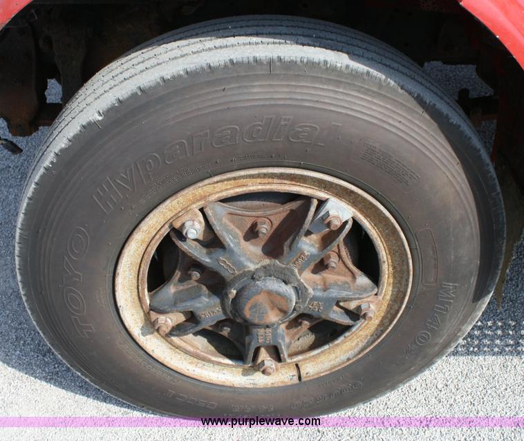 image for item 6421 1992 International Series 4700 4x2 dump truck