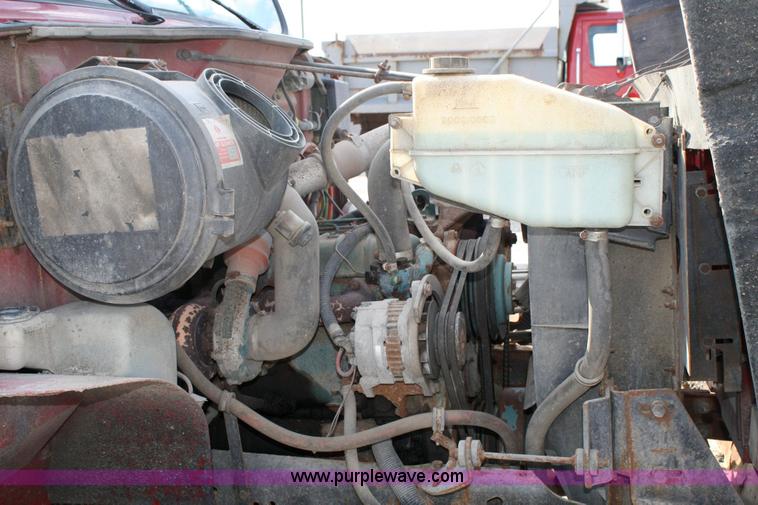 image for item 6421 1992 International Series 4700 4x2 dump truck