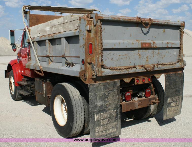 image for item 6422 1999 International Series 4700 single axle dump truck