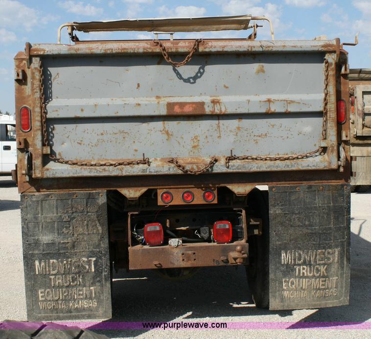 image for item 6422 1999 International Series 4700 single axle dump truck