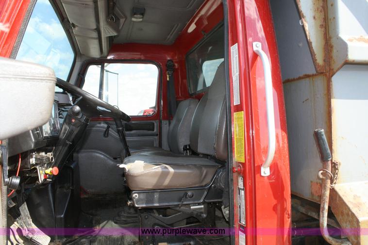 image for item 6422 1999 International Series 4700 single axle dump truck