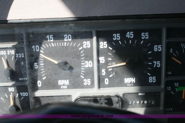 image for item 6422 1999 International Series 4700 single axle dump truck