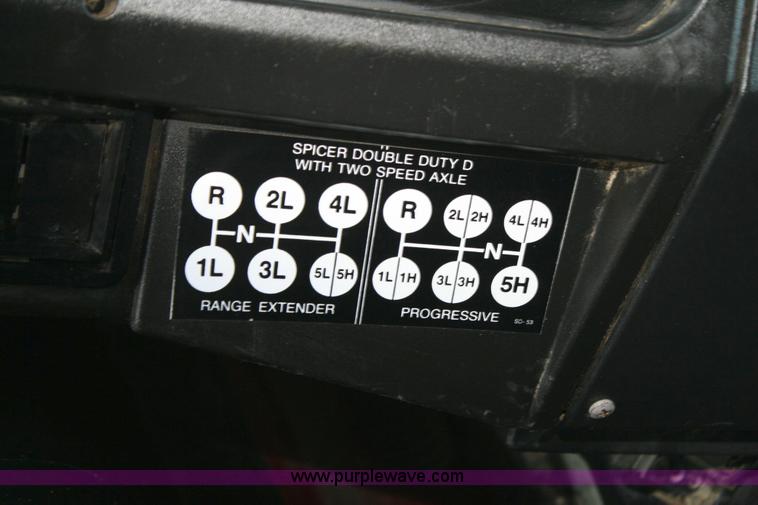 image for item 6422 1999 International Series 4700 single axle dump truck