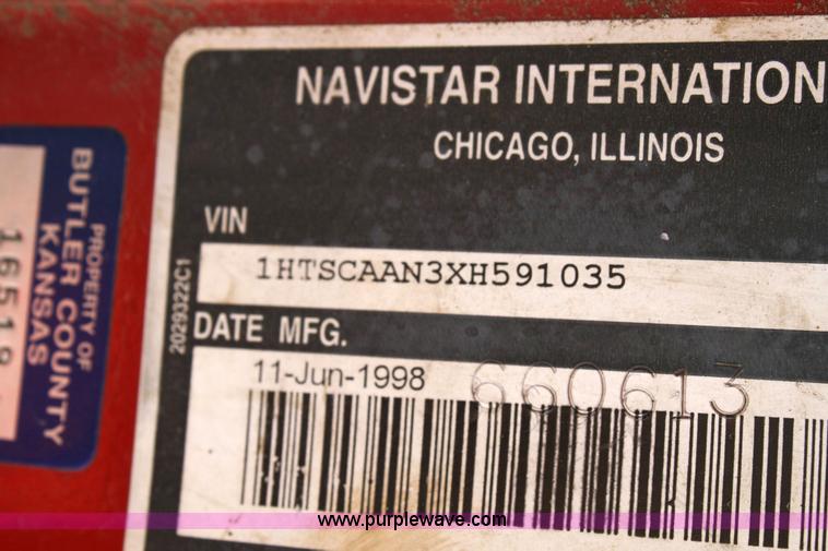 image for item 6422 1999 International Series 4700 single axle dump truck