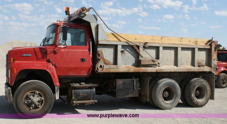 image for item 6423 1996 Ford LNT8000F tandem axle dump truck