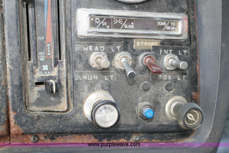 image for item 6423 1996 Ford LNT8000F tandem axle dump truck