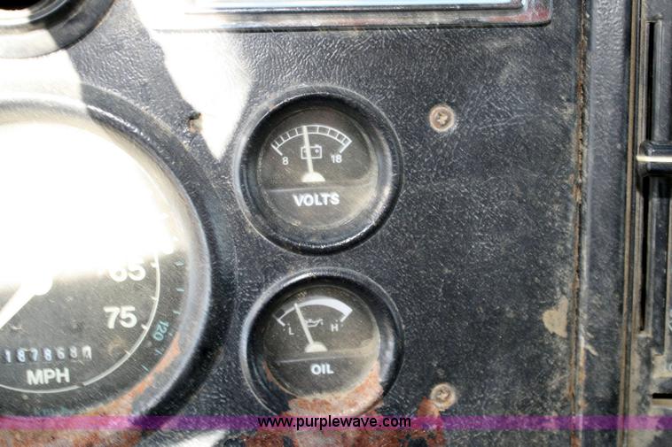 image for item 6423 1996 Ford LNT8000F tandem axle dump truck