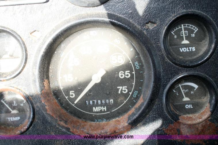 image for item 6423 1996 Ford LNT8000F tandem axle dump truck