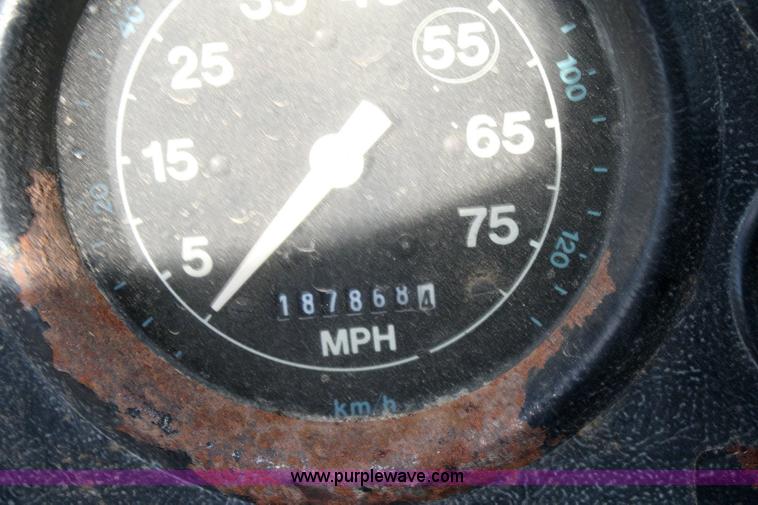 image for item 6423 1996 Ford LNT8000F tandem axle dump truck