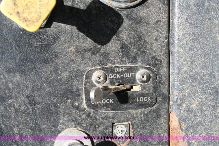 image for item 6423 1996 Ford LNT8000F tandem axle dump truck