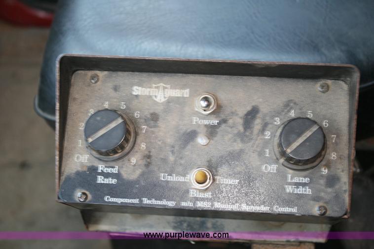 image for item 6423 1996 Ford LNT8000F tandem axle dump truck