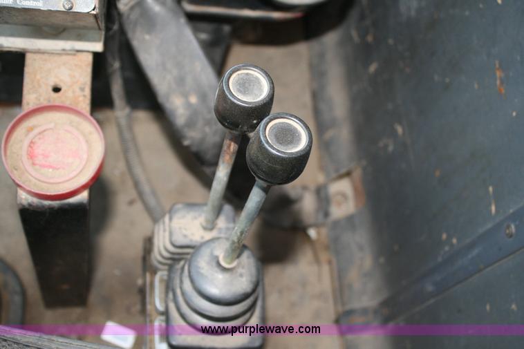 image for item 6423 1996 Ford LNT8000F tandem axle dump truck