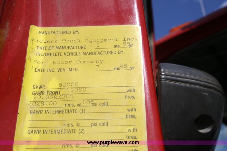 image for item 6423 1996 Ford LNT8000F tandem axle dump truck