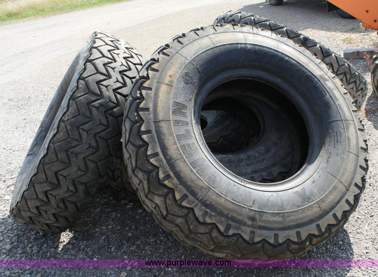 image for item 6424 (5) Michelin 14.00R24 tires