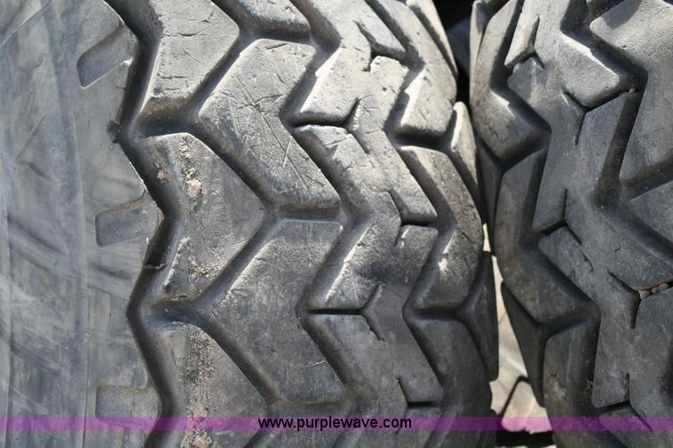 image for item 6424 (5) Michelin 14.00R24 tires