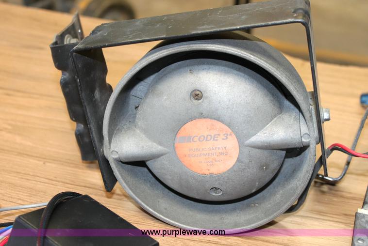 image for item 6559 Assorted electronics