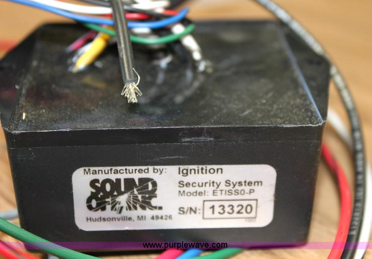 image for item 6559 Assorted electronics