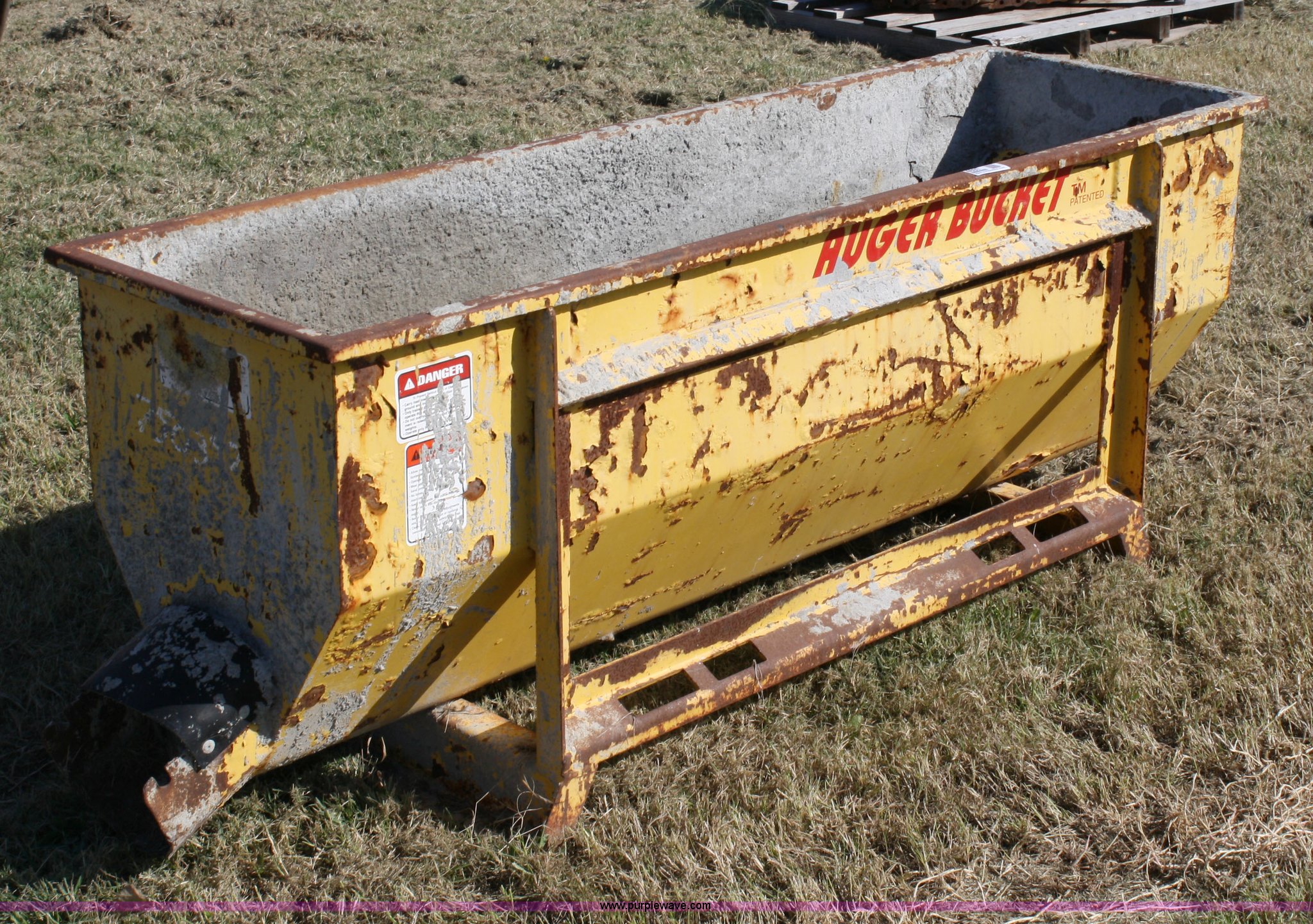 Concrete auger bucket in Shawnee, KS Item 4697 sold Purple Wave