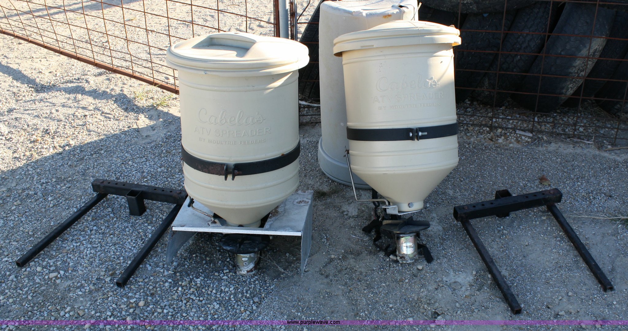 (2) Cabela's ATV spreaders in Oskaloosa, KS Item 4719 sold Purple Wave