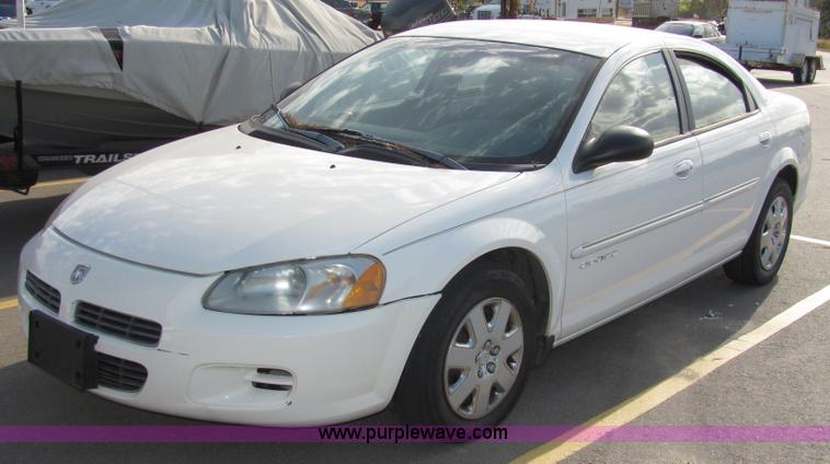 image for item 2231 2001 Dodge Stratus SE