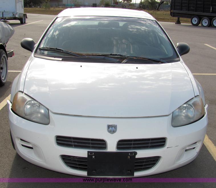 image for item 2231 2001 Dodge Stratus SE