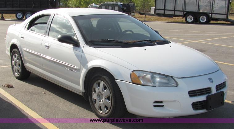 image for item 2231 2001 Dodge Stratus SE