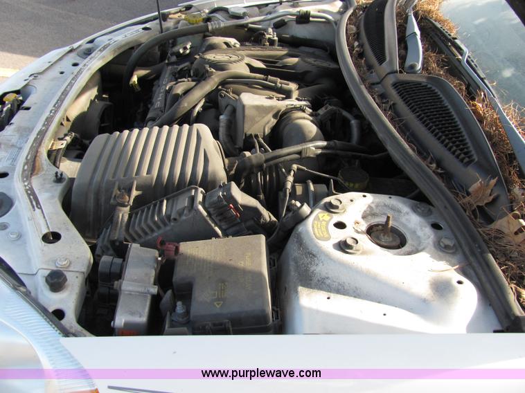 image for item 2231 2001 Dodge Stratus SE
