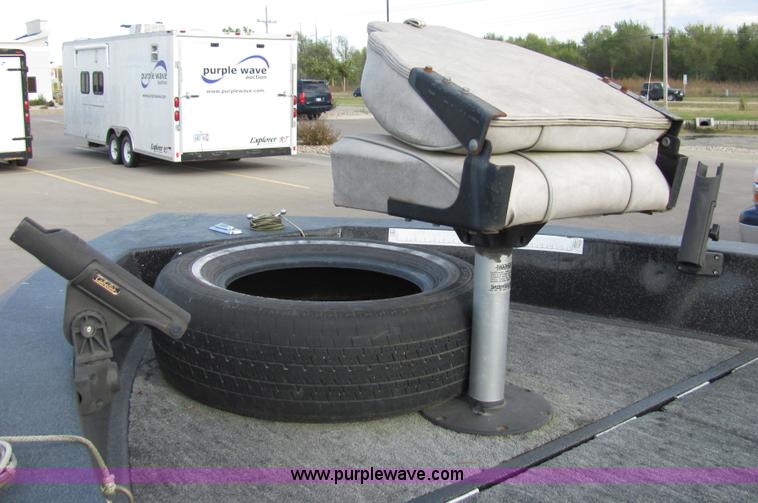 image for item 2233 1986 Speedliner 16' boat with trailer