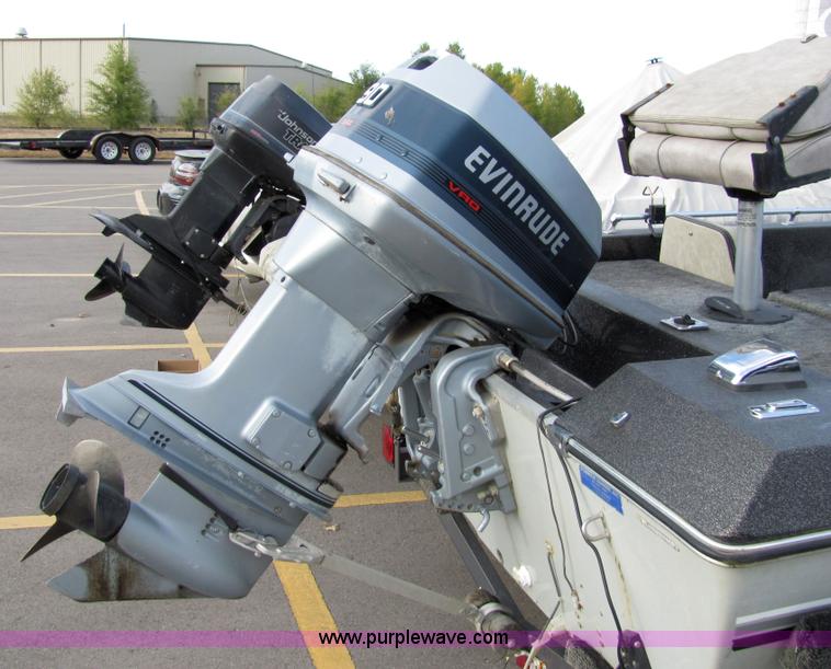 image for item 2233 1986 Speedliner 16' boat with trailer