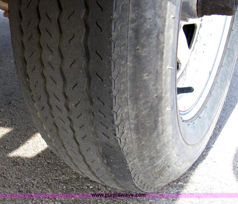 image for item 2233 1986 Speedliner 16' boat with trailer