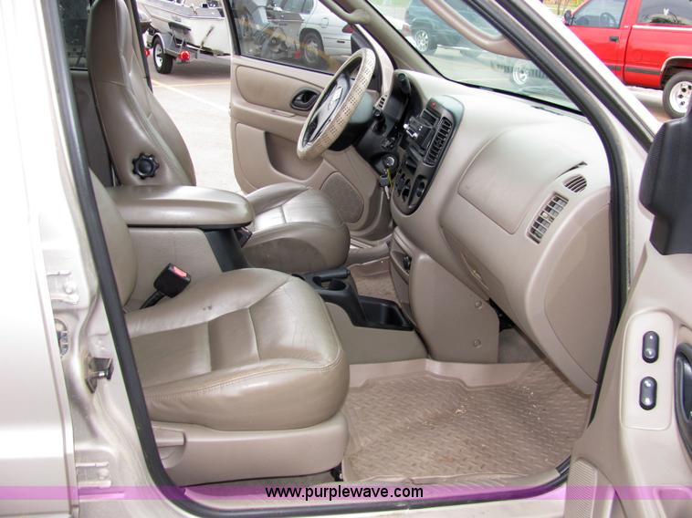 image for item 2235 2001 Ford Escape XLT