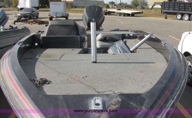 image for item 2236 1990 Tracker Pro Series Nitro 170 16' boat with trailer and cover