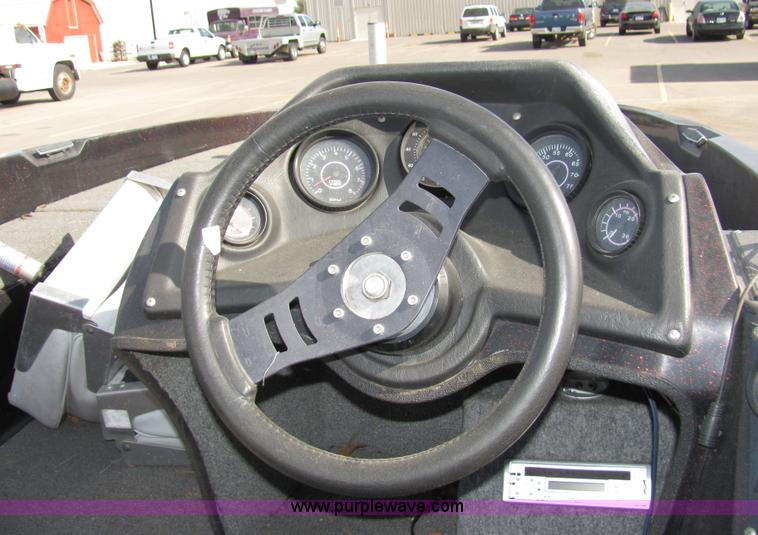 image for item 2236 1990 Tracker Pro Series Nitro 170 16' boat with trailer and cover