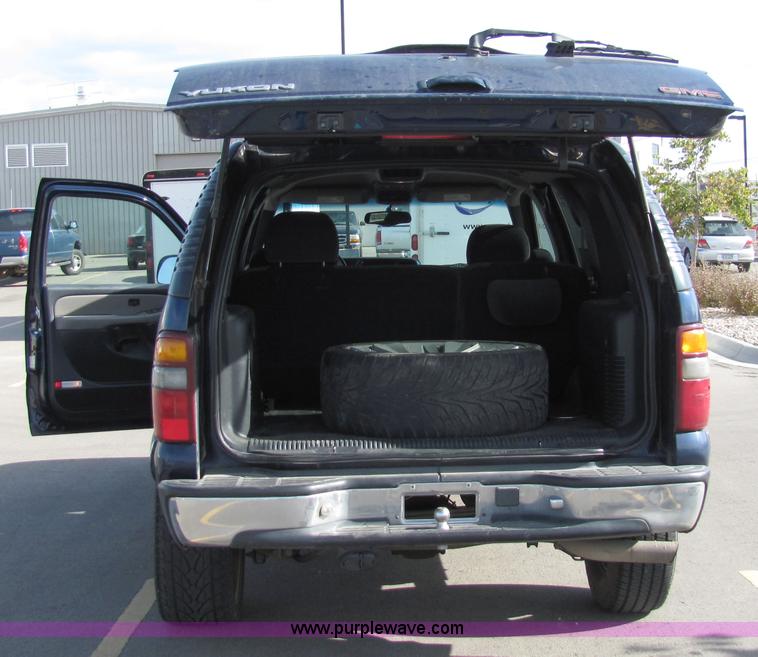 image for item 2237 2001 GMC Yukon