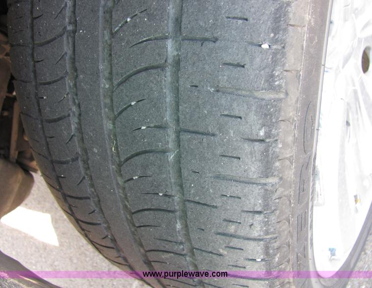 image for item 2237 2001 GMC Yukon