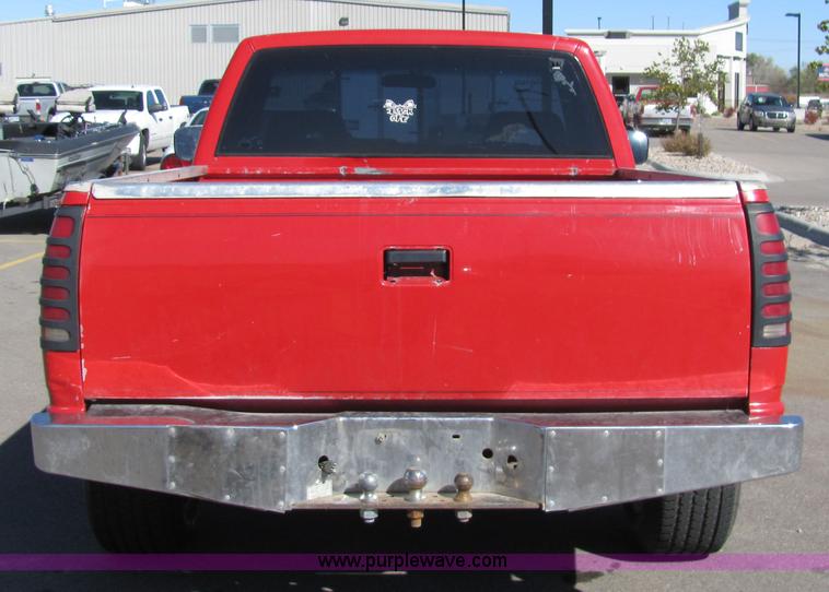 image for item 2239 1992 Chevrolet C1500 pickup truck