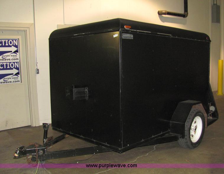 image for item 2276 1989 8' Blair enclosed trailer