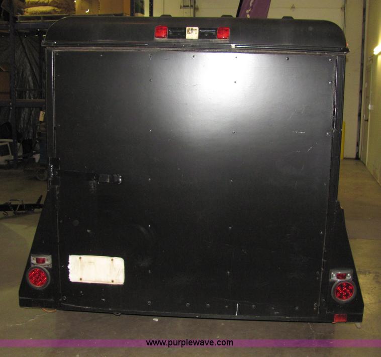 image for item 2276 1989 8' Blair enclosed trailer
