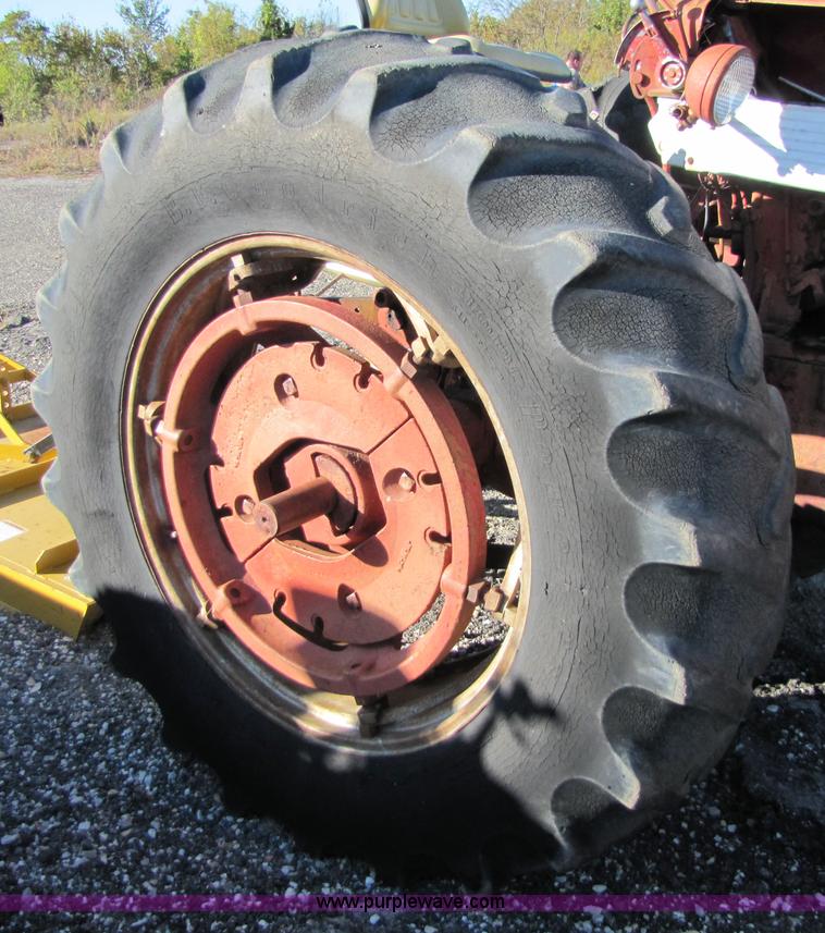 image for item 2704 1960 Farmall 560 tractor