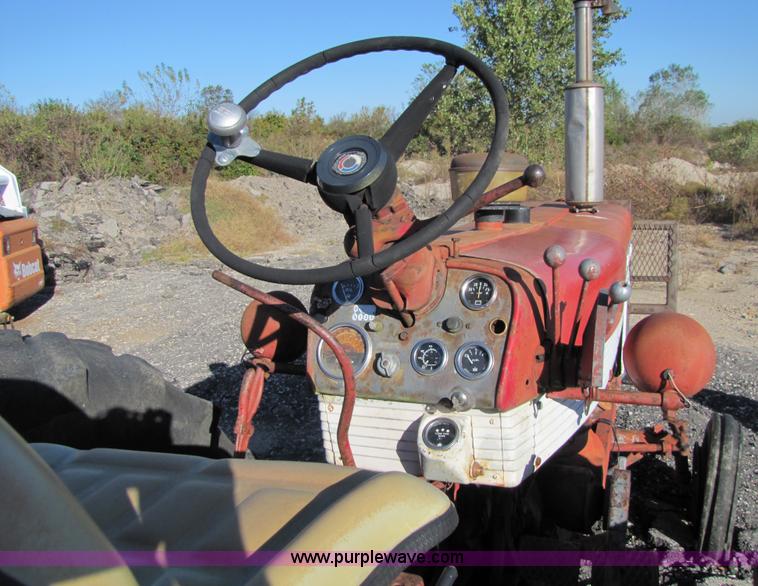 image for item 2704 1960 Farmall 560 tractor