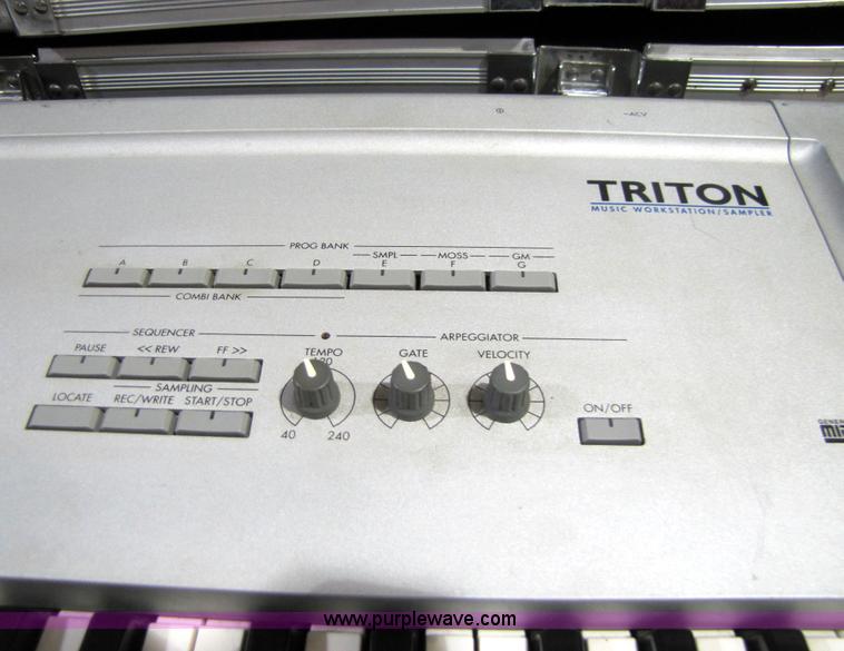image for item 5201 Korg Triton music workstation/sampler keyboard