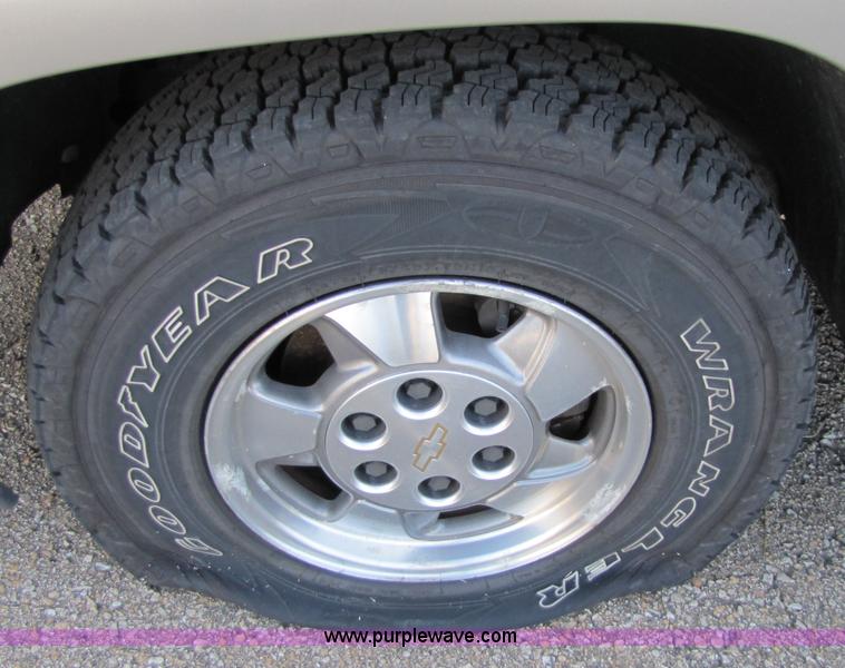 image for item 5259 2000 Chevrolet Tahoe K1500 Non-repairable certificate, parts only