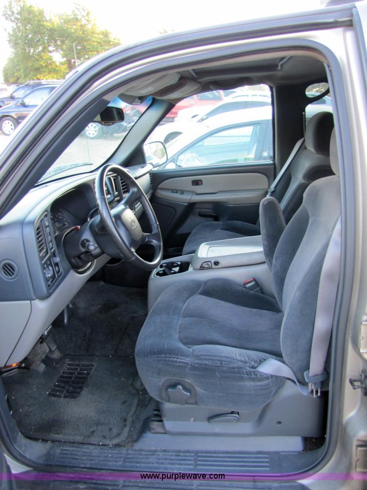 image for item 5259 2000 Chevrolet Tahoe K1500 Non-repairable certificate, parts only