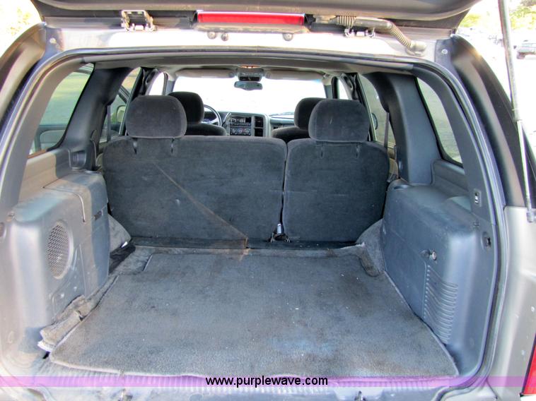 image for item 5259 2000 Chevrolet Tahoe K1500 Non-repairable certificate, parts only