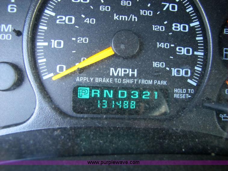 image for item 5259 2000 Chevrolet Tahoe K1500 Non-repairable certificate, parts only