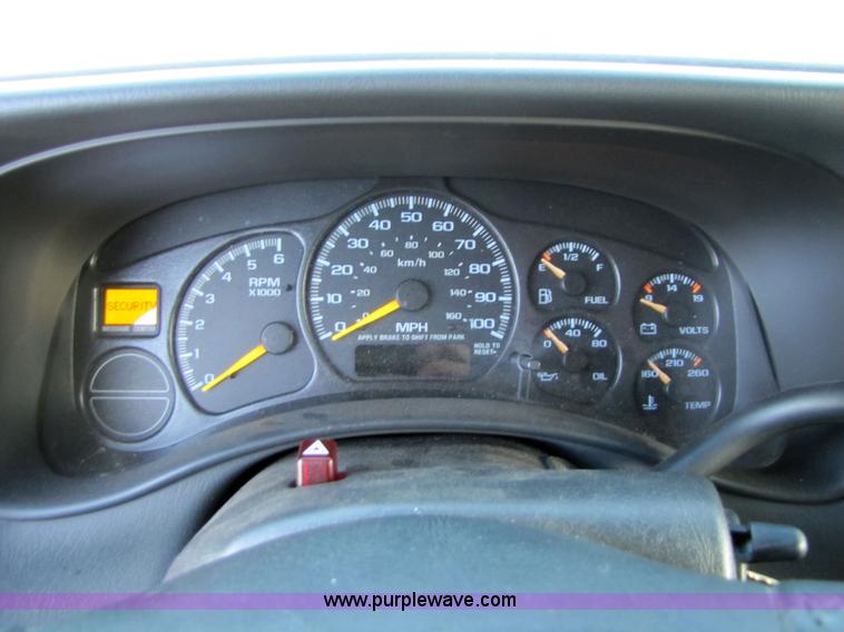 image for item 5259 2000 Chevrolet Tahoe K1500 Non-repairable certificate, parts only