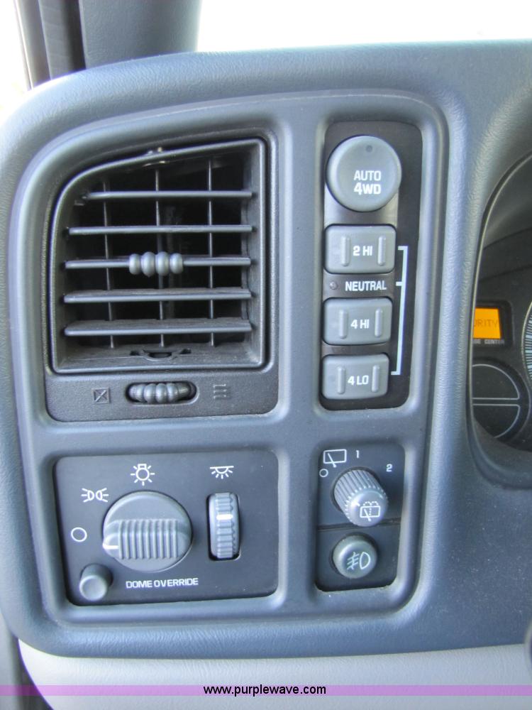 image for item 5259 2000 Chevrolet Tahoe K1500 Non-repairable certificate, parts only