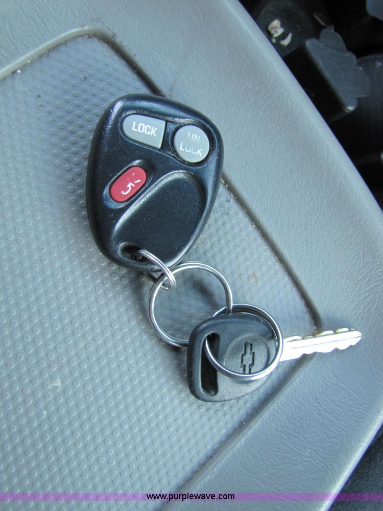 image for item 5259 2000 Chevrolet Tahoe K1500 Non-repairable certificate, parts only