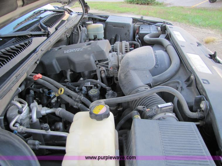 image for item 5259 2000 Chevrolet Tahoe K1500 Non-repairable certificate, parts only